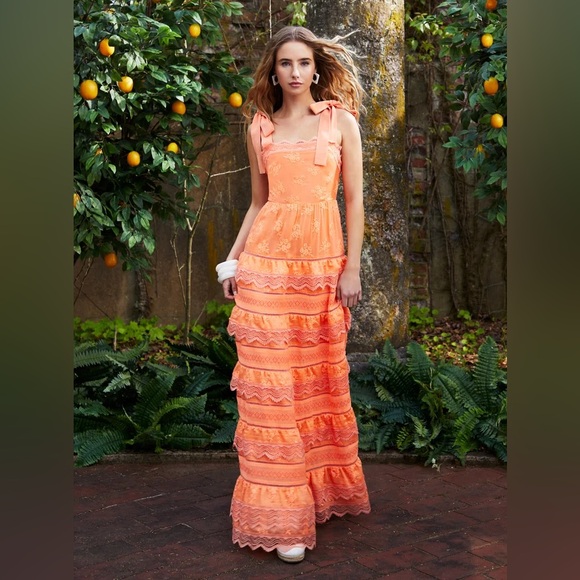 VEGA SLEEVELESS TIERED MAXI DRESS - Picture 2 of 2